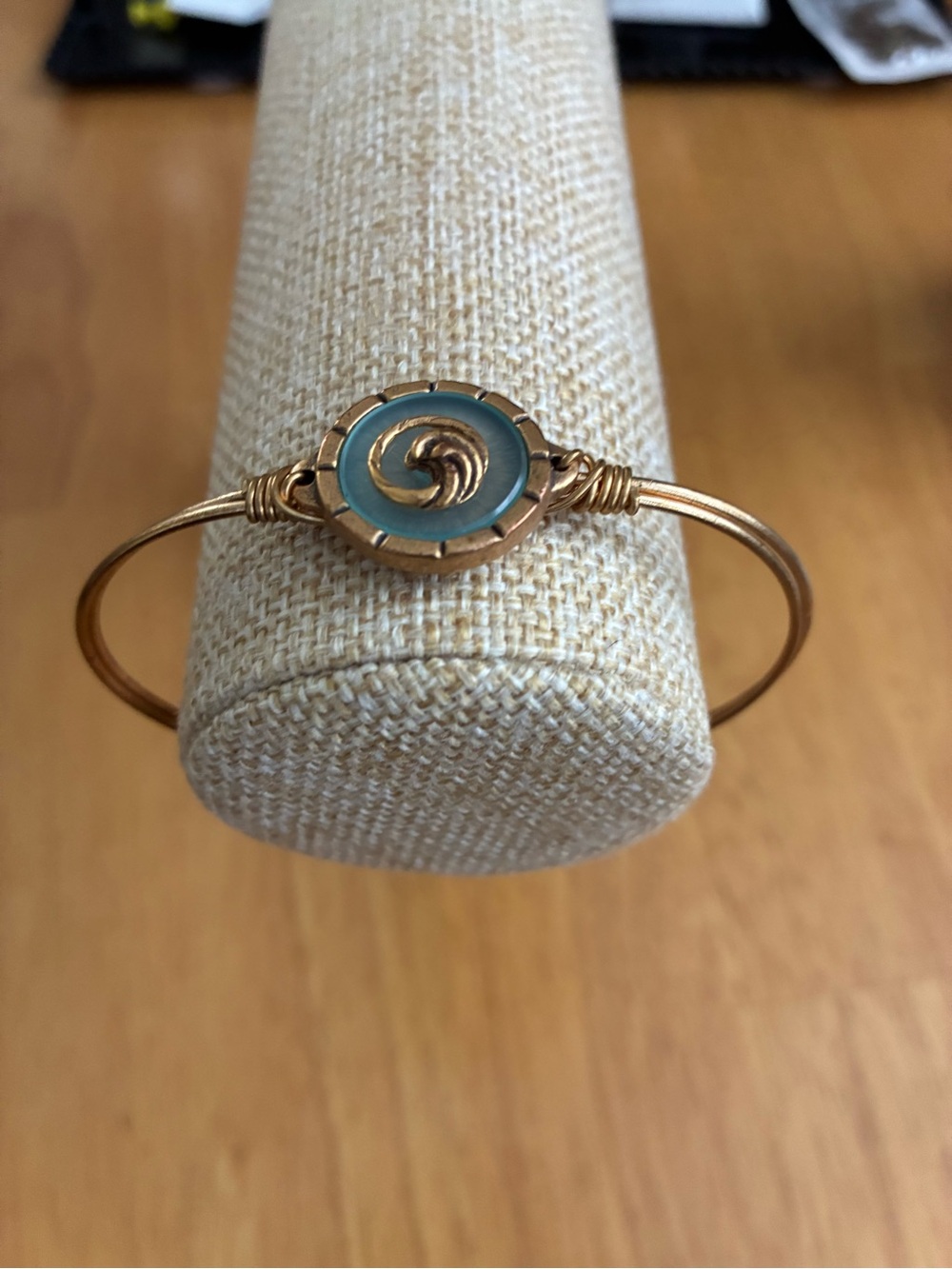 Gold-Tone Bracelet with Turquoise Center Swirl Accent